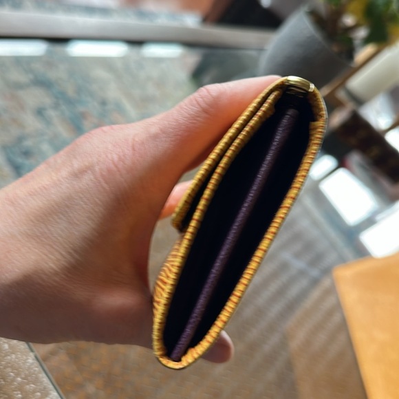 Louis Vuitton Epi Sac Triangle Tassil Purse yellow with matching wallet. - Picture 7 of 17